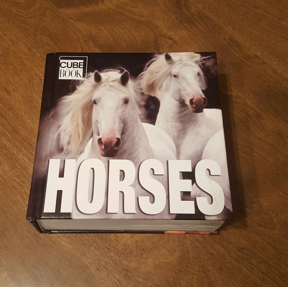 HORSES CUBE BOOK EXCELLENT CONDITION - Picture 2 of 12